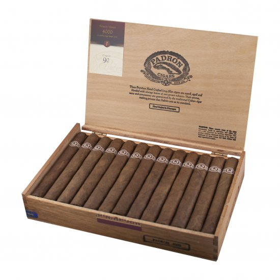 Padron 4000 Natural Toro Cigar - Box - Click Image to Close