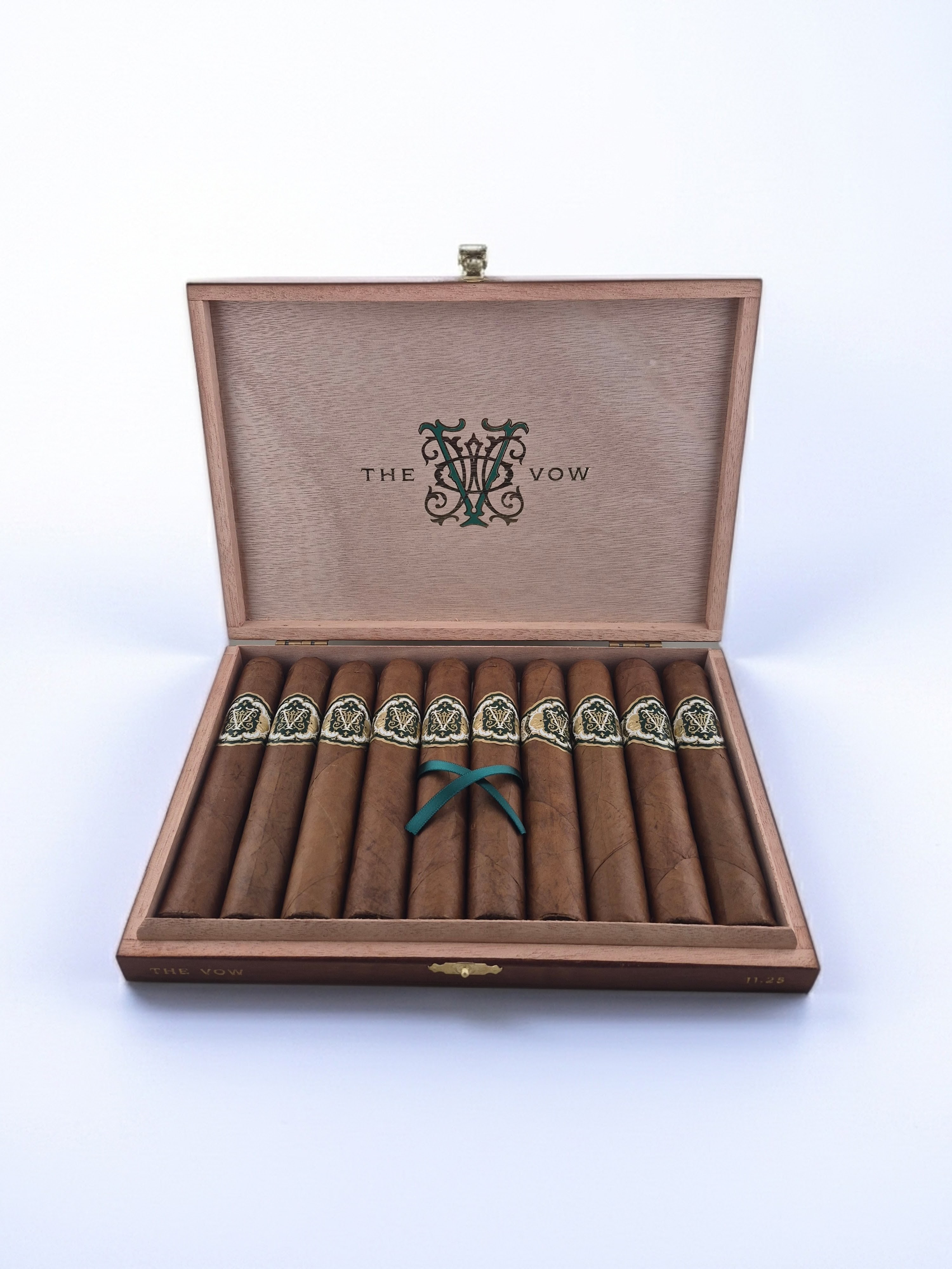 Avowed Cigar Co. The Vow Grand Robusto Cigar - Box of 10
